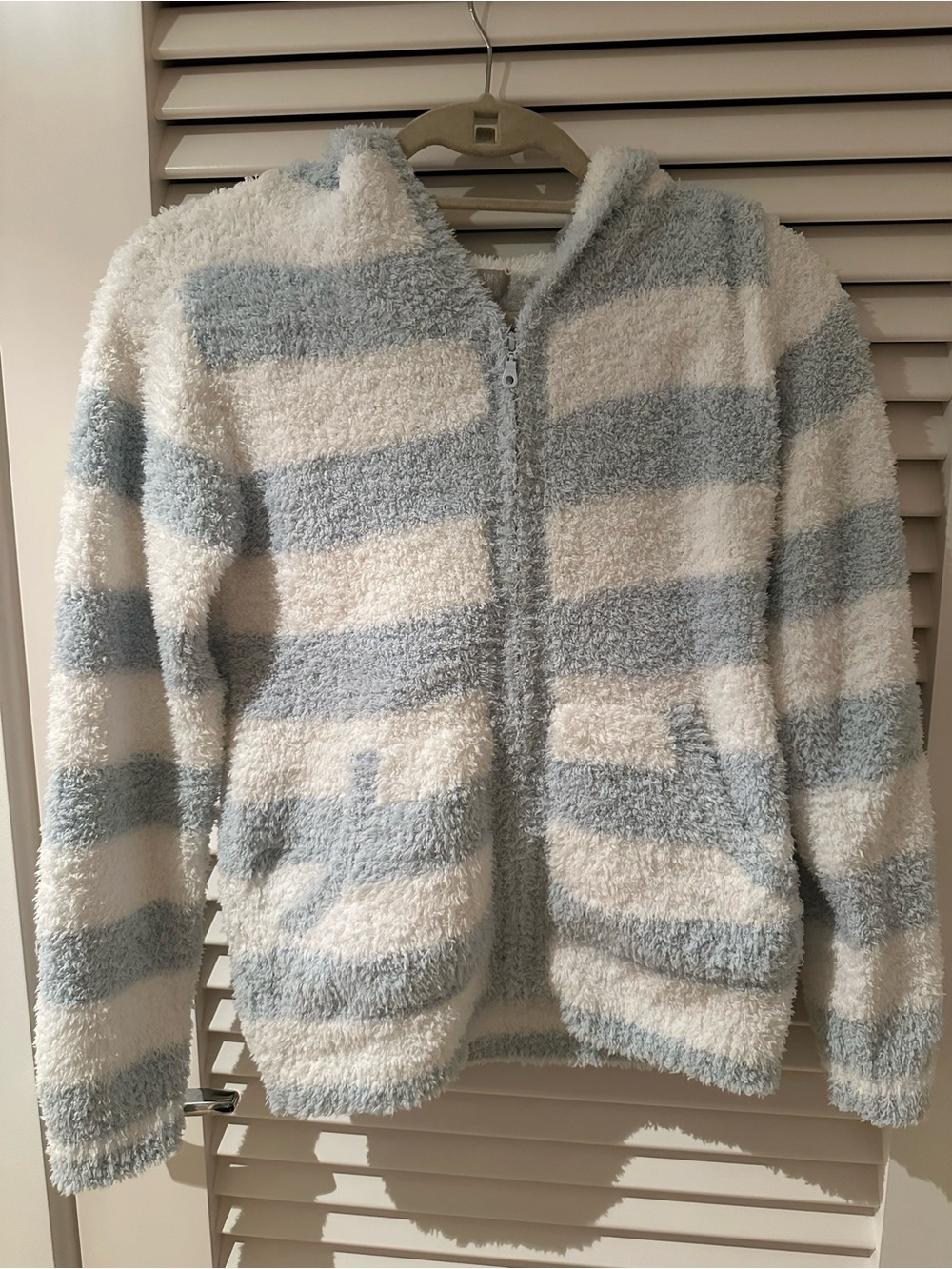 Barefoot Dreams hoodie (size S)